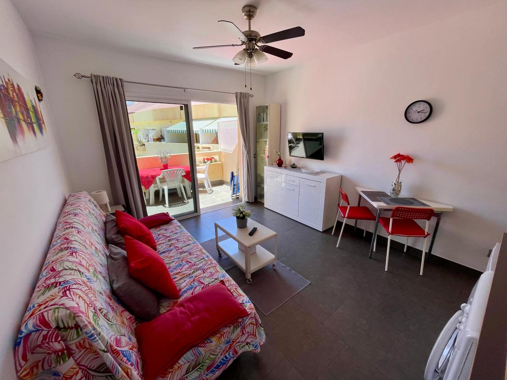 Cozy And Sunny With Everything Need, Great Location Costa Adeje (Tenerife)